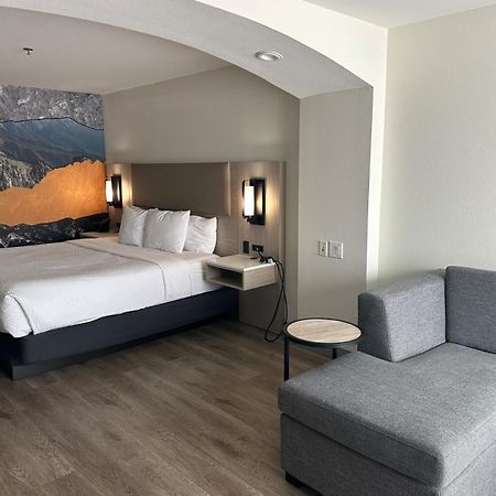 La Quinta Inn & Suites By Wyndham Albuquerque Midtown מראה חיצוני תמונה