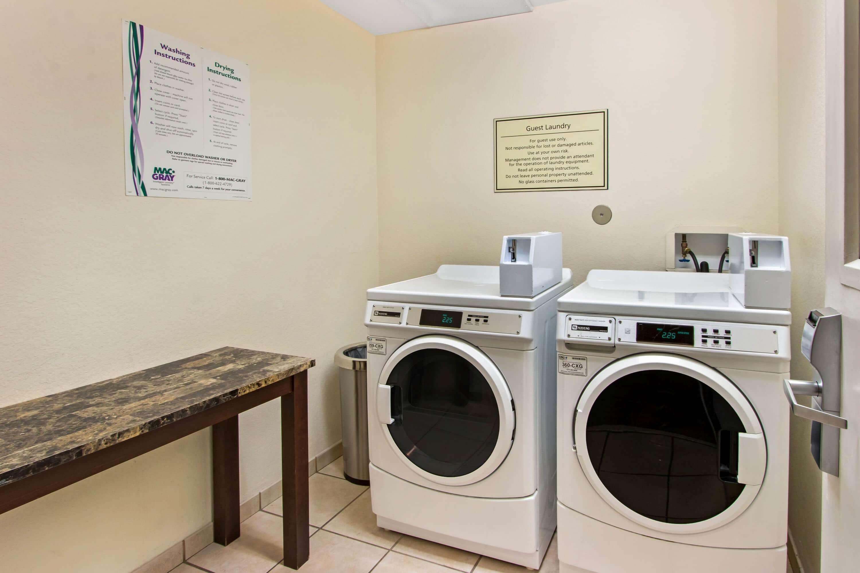 La Quinta Inn & Suites By Wyndham Albuquerque Midtown מראה חיצוני תמונה