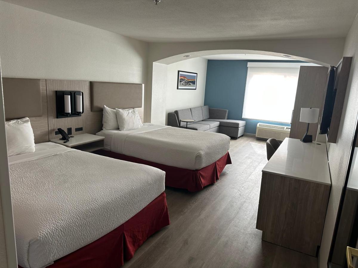 La Quinta Inn & Suites By Wyndham Albuquerque Midtown מראה חיצוני תמונה