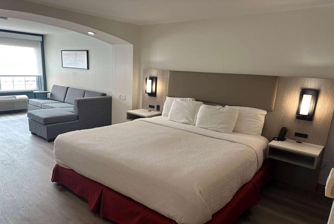 La Quinta Inn & Suites By Wyndham Albuquerque Midtown מראה חיצוני תמונה